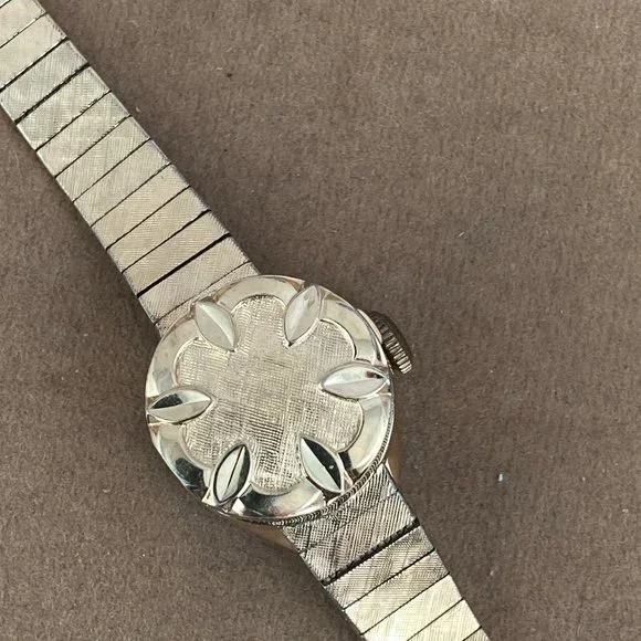 Hilton | Accessories | Vintage Hilton 7 Jewel Swiss Movement  display picture 2